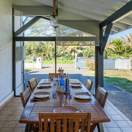 Semesterbostad Blue Pool - Welkeys *